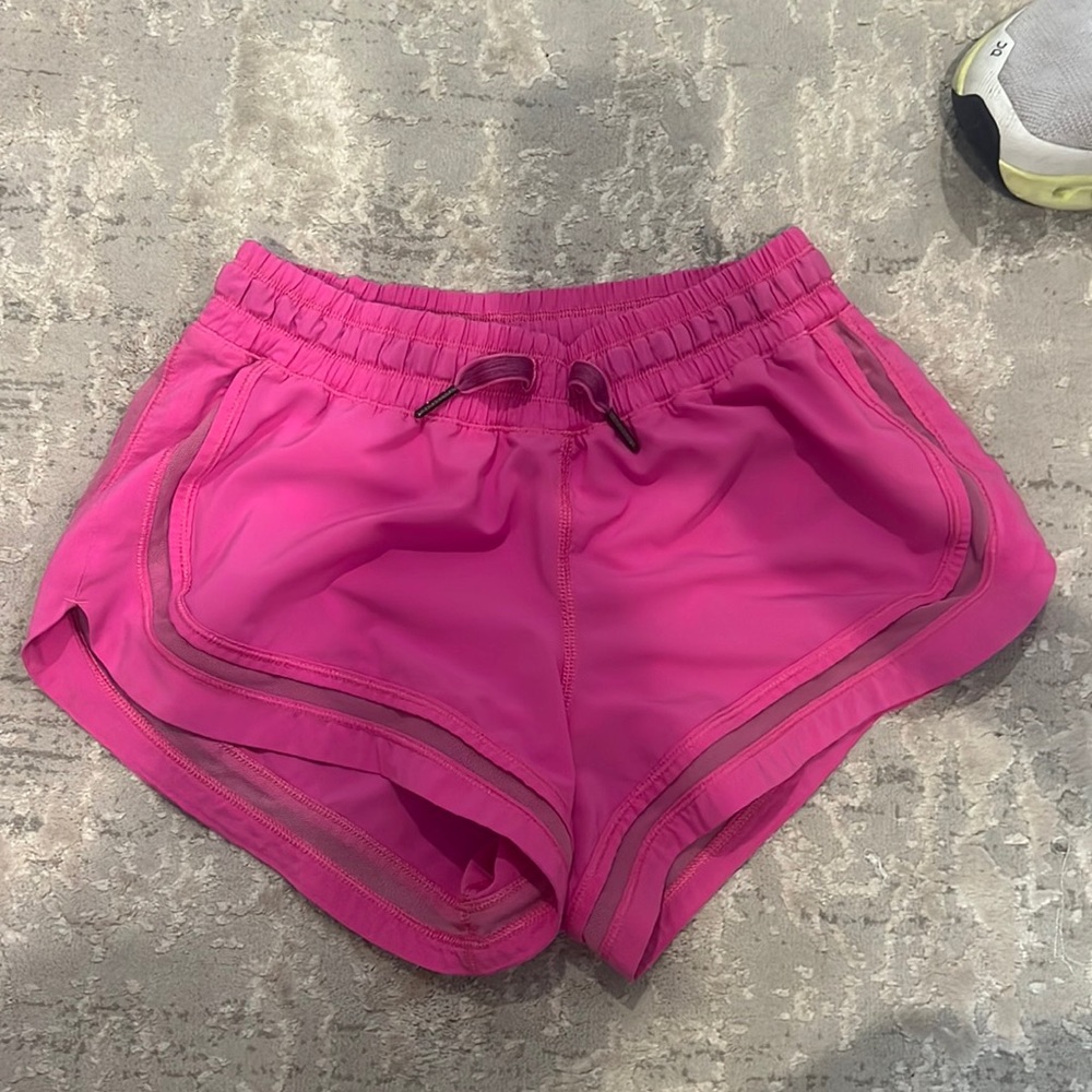 lululemon size 4 pink shorts